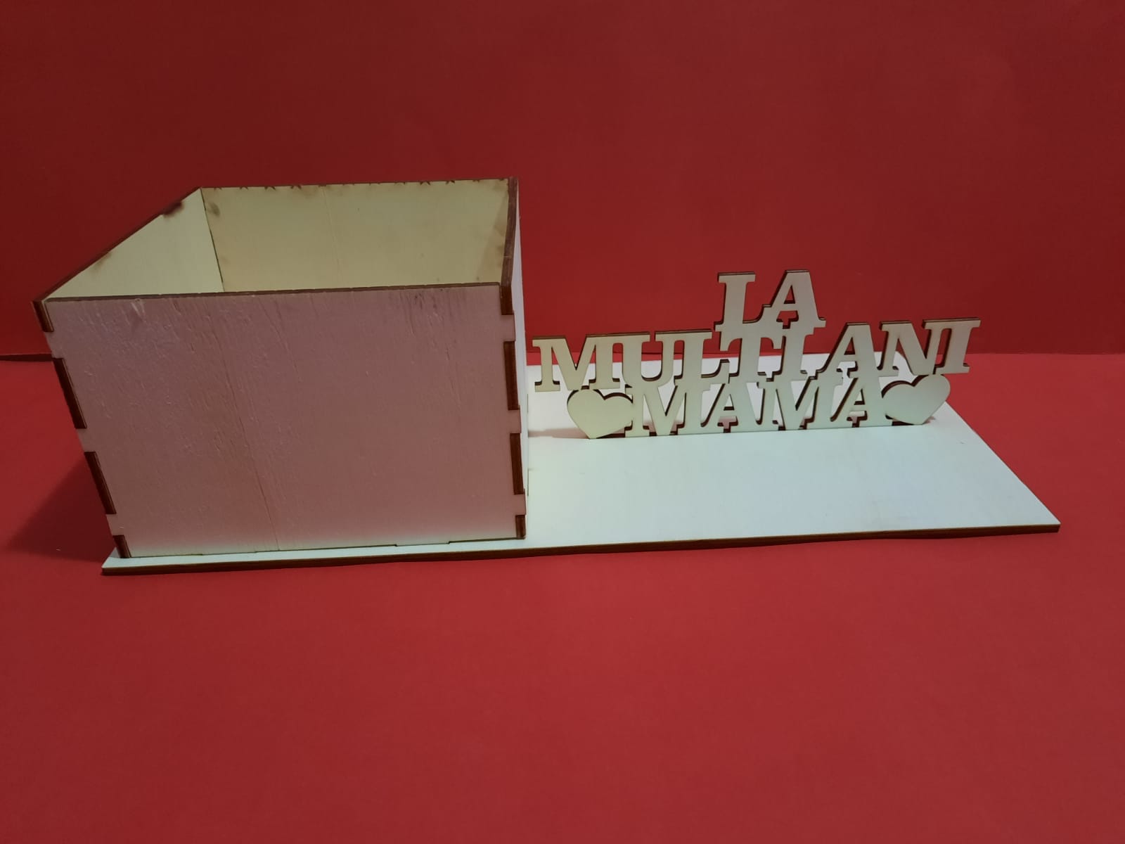 WhatsApp Image 2021-01-23 at 11.55.19 (2) Cutie Aranjamente Florale, Lemn, La multi ani Mama, U076 - imagine 2