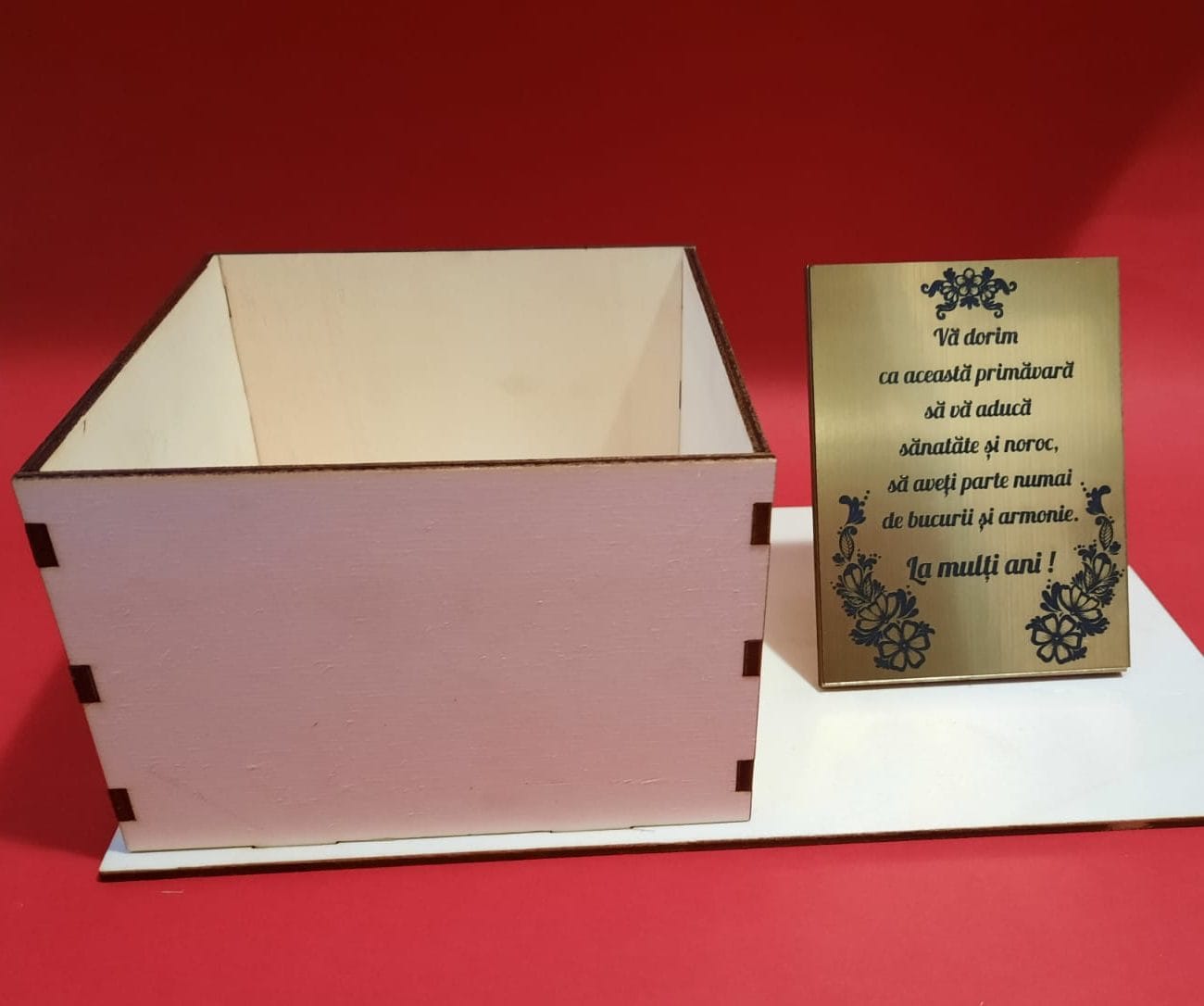 WhatsApp Image 2021-01-23 at 11.55.20 (3) Cutie Aranjamente Florale, Lemn, Cu Placheta, U072.2 - imagine 2