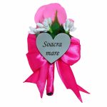 Cocarde Nunta, Model Inima Floral, Trandafir, Argintiu-Roz Fucsia, CFL008