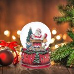 Decoratiune de Craciun, Glob Lichid, Muzical, Moş Craciun, Birou, 14cm, DCJ128 - imagine 4