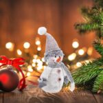 Decoratiune de Craciun, Figurina, Om de Zapada, Ecru, Blana, Artificiala, Caciula, Roz, 30cm, DCJ170 - imagine 2