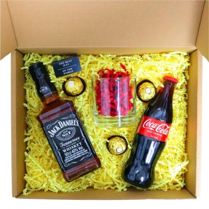 Set cadou Craciun 4 piese, Whiskey Jack Daniel`s, Ferrero Rocher, Coca Cola, Pahar Whiskey, 32,5x25,5x10,5 cm, SCC016