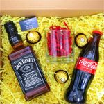 Set cadou Craciun 4 piese, Whiskey Jack Daniel`s, Ferrero Rocher, Coca Cola, Pahar Whiskey, 32,5x25,5x10,5 cm, SCC016 - imagine 5