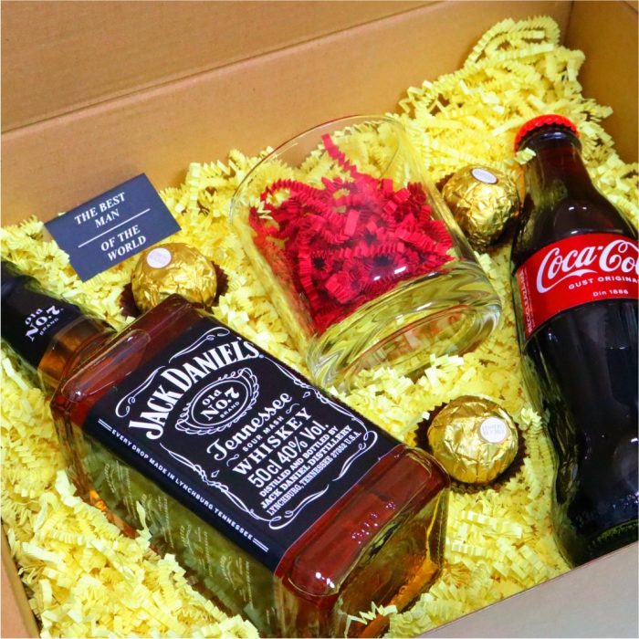 Set cadou Craciun 4 piese, Whiskey Jack Daniel`s, Ferrero Rocher, Coca Cola, Pahar Whiskey, 32,5x25,5x10,5 cm, SCC016 - imagine 2