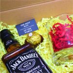 Set cadou Craciun 4 piese, Whiskey Jack Daniel`s, Ferrero Rocher, Coca Cola, Pahar Whiskey, 32,5x25,5x10,5 cm, SCC016 - imagine 3