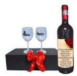 Set cadou Iubit/Sot, Cutie de vin cu sticla si 2 pahare, 35x25cm, Vin Domeniile Panciu Feteasca Neagra, CSVIS013