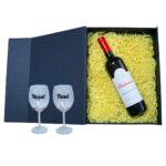 Set cadou Nasi, Cutie de vin cu sticla si 2 pahare, 35x25cm, Vin Budureasca Fetească Neagră , CSVN001 - imagine 2