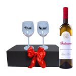Set cadou Nasi, Cutie de vin cu sticla si 2 pahare, 35x25cm, Vin Budureasca Clasic Tămâioasă Românească, CSVN003
