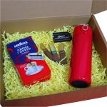 Set cadou Craciun 3 piese, Cafea Lavazza, Ciocolata, Termos rosu smart, 32,5x25,5x10,5 cm, SCC007 - imagine 2