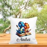 Perna personalizata cu nume, Gradinita, Dinozauri, 40x40 cm, PGR026 - imagine 3