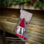 Decoratiune de Craciun, Cizmulita, Gnome, Codite, Inimi Rosii, 45cm, DCJ337 - imagine 2