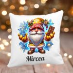 Perna personalizata , Craciun, Gnome, 40x40 cm, PC021 - imagine 3