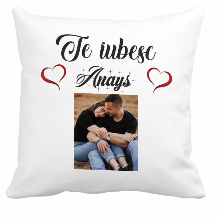 Perna personalizata , Cuplu, 40x40 cm, PVD001 - imagine 1