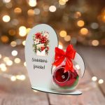 Decoratiune cu licheni si trandafir criogenat rosu, Craciun, Lemn, 20×19 cm, SGCUV009 - imagine 2