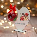 Decoratiune cu licheni si trandafir criogenat rosu, Craciun, Lemn, 20×19 cm, SGCUV014 - imagine 2