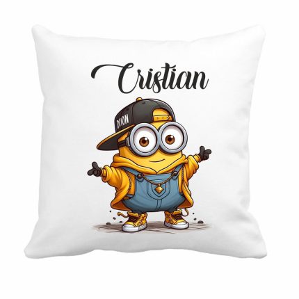 Perna personalizata cu nume, Gradinita, Minion, 40x40 cm, PGR078