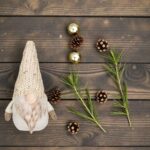 figurina craciun gnome caciula ecru paiete secundara