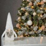 figurina craciun gnome caciula tricotata alb detalii