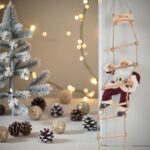 figurina mos craciun scara decorata