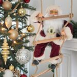 figurina mos craciun scara detalii